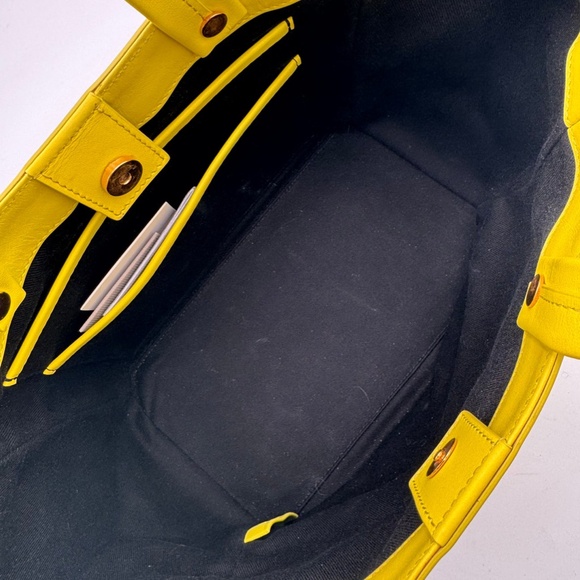 TOM FORD Calfskin Mini Logo Tote White - Picture 12 of 13